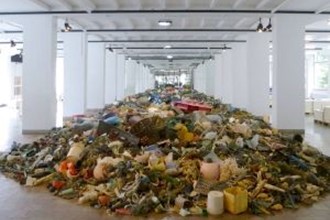 Rifiuti da spiaggia al museo